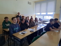 Uczniowie ZSE w trakcie prezentacji