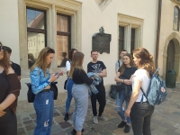 Uczniowie ZSE zwiedzajacy Kraków